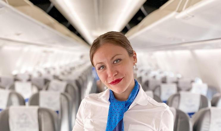 VIDEO: Influencer flight attendant reveals she has own ‘PLANE’ in LIVING ROOM