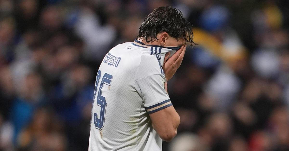 Z giganta outsiderem. Italský fotbal je v chaosu, ligu válcují cizinci