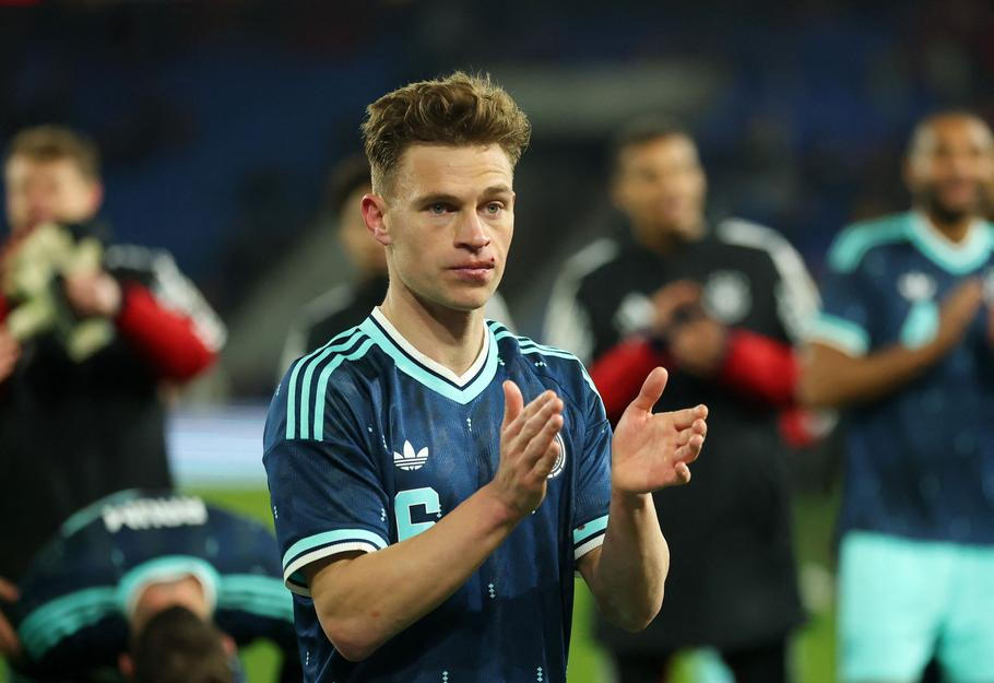 Německý záložník Joshua Kimmich po přátelském zápase se Švýcarskem