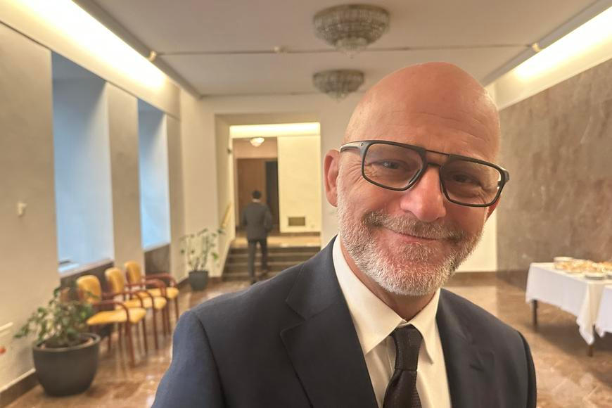 Nejsem Rapl, ujišťoval herec Čermák ve sněmovně. Pokusí se dostat někam, kam chce Xaver