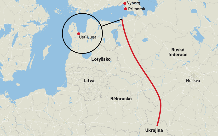 Pravděpodobná trasa ukrajinských dronů při při útocích na významné ruské přístavy v Baltském moři na konci března 2026. Blízkost hranicím pobaltských států vysvětluje, proč se spadené drony našly i na jejich územích.
