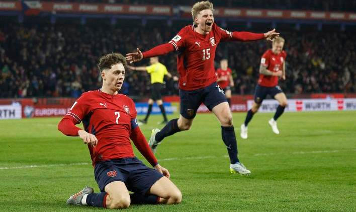 Češi slaví gól  v zápase kvalifikace o postup na MS Česko - Dánsko