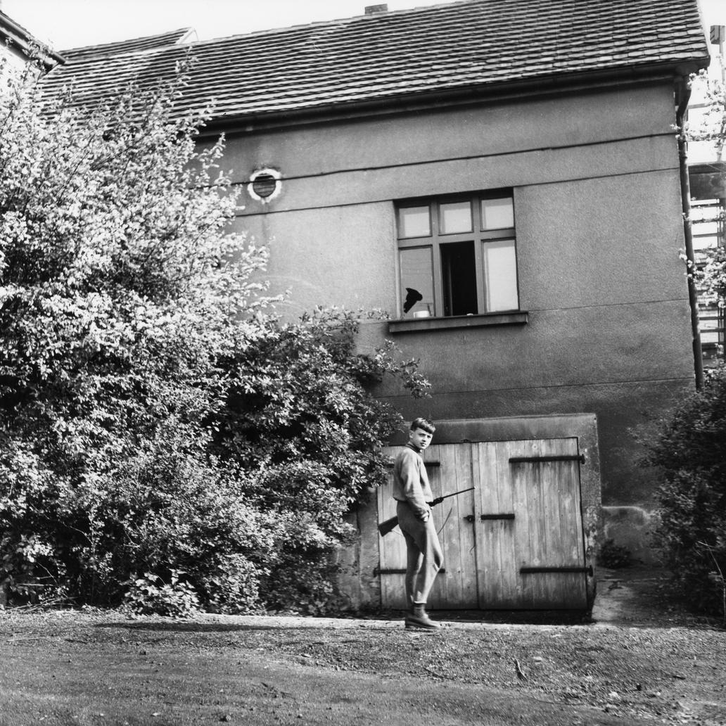 „Člověče, kdo jsi?“ Kubešovy fotografie jako filozofické zrcadlo doby