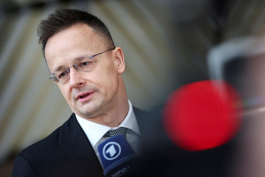 Szijjártó odmítl kritiku od prezidenta Pavla a vytkl mu jeho minulost