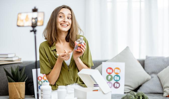 Živnost „influencer“ české paragrafy neznají. Co se týče daní, platí ale pro tvůrce webového obsahu stejná pravidla jako pro živnostníky. Snímek je ilustrační.