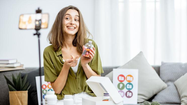 Živnost „influencer“ české paragrafy neznají. Co se týče daní, platí ale pro tvůrce webového obsahu stejná pravidla jako pro živnostníky. Snímek je ilustrační.