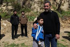 Případ Alírezy není ojedinělý. Obyvatelé Teheránu popisují, že nejen v íránském hlavním městě vídají děti, někdy i ozbrojené, jak kontrolují auta nebo slouží na hlídkách.