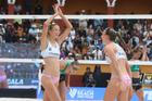 Anna (vlevo) a Kateřina Pavelkovy slaví triumf na turnaji v Tlaxcale.