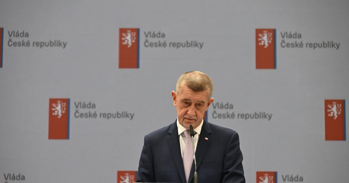 Vláda zastropuje marže pumpařům a sníží spotřební daň, oznámil Babiš