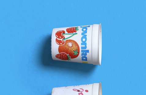 Ovocné jogurty se prodávaly také mražené a nahrazovaly zmrzlinu.