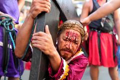 Škoda tyhle fotky minout: jízda na oslu, největší svátky nebo oranžový ostrov 