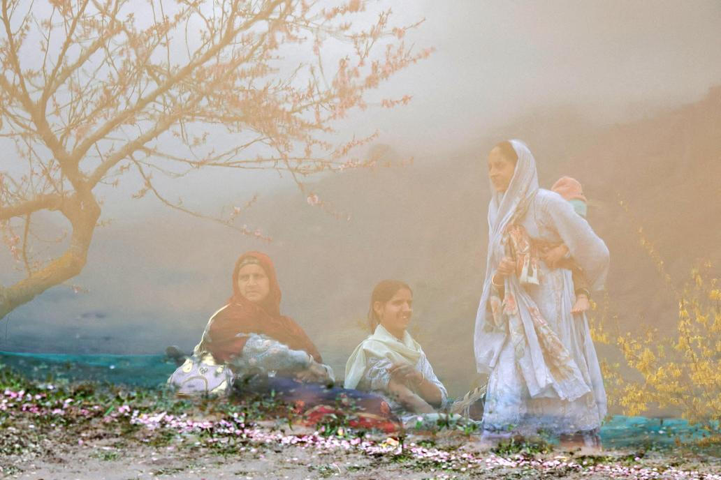 Škoda tyhle fotky minout: jízda na oslu, největší svátky nebo oranžový ostrov 