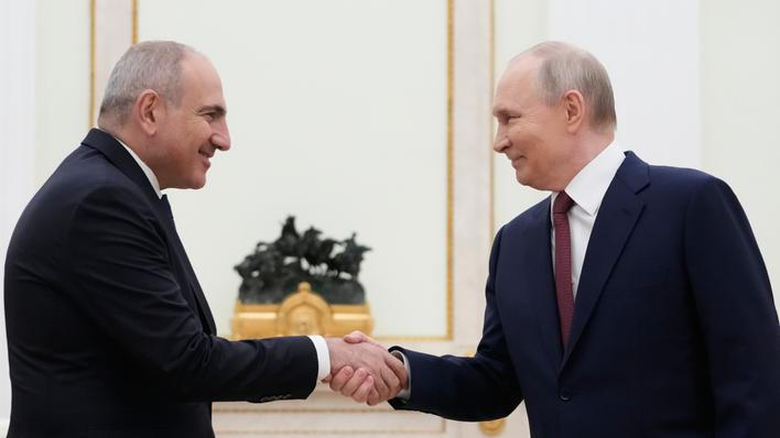 Arménský premiér Nikola Pašinjan a ruský prezident Vladimir Putin.