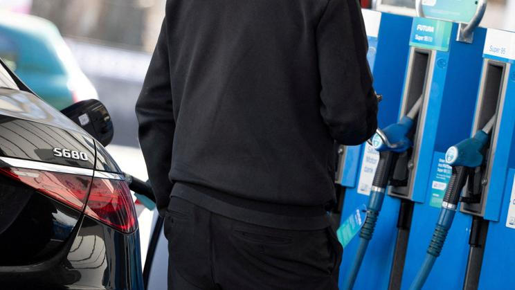 FILE PHOTO: Fuel prices rise in Germany