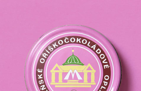 Oblíbené lázeňské oplatky se prodávaly v plechovce.