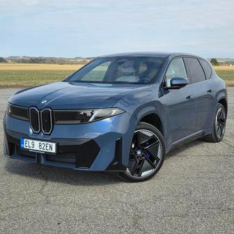 BMW na český trh uvedlo první auto z elektrické rodiny Neue Klasse, SUV iX3 na 800V platformě.