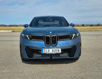 Přitom je to překvapivě dostupný prémiový elektromobil: v základu vychází na 1 725 100 korun.