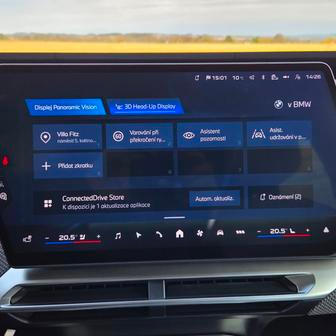 Když přejedete po displeji dolů – třeba jako u chytrého telefonu – zobrazí se jednoduché zkratky i pro vypnutí třeba sledování únavy řidiče. Kamera je ale nastavená tak citlivě, že za celou dobu testu asistent ani jednou nezapípal.