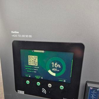 A pokud najdete 400kW nabíječku, iX3 skutečně dosáhne deklarovaného maximální nabíjecího výkonu.