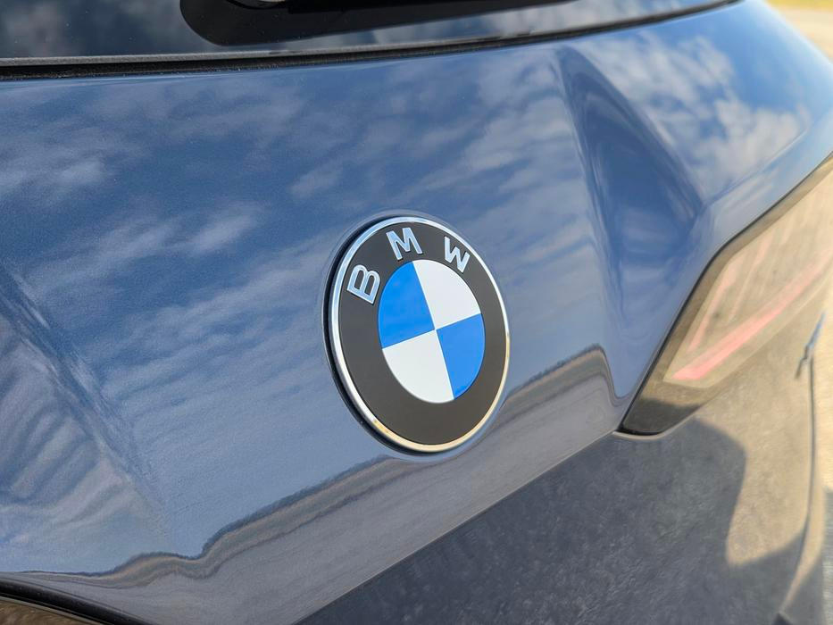 Žádné nápisy jako konkurence, modrobílá vrtule je věčná.