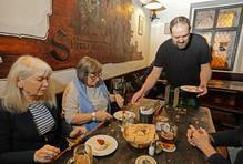 Hostinec, U černého vola, Josef Vomáčka, Předseda Spolku Hostince U černého vola, 