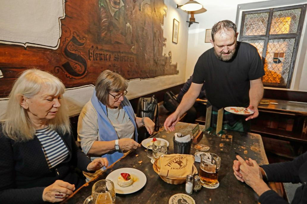 Hostinec, U černého vola, Josef Vomáčka, Předseda Spolku Hostince U černého vola, 