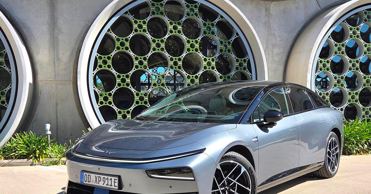 To má být auto z Číny? Xpeng P7+ klame původem a cenou překvapí i notorické šetřílky