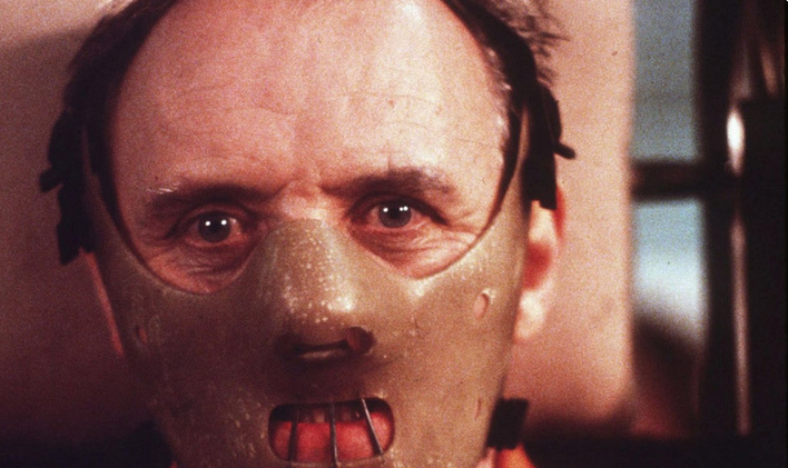 Anthony Hopkins jako vrah Hannibal Lecter ve filmu Mlčení jehňátek.