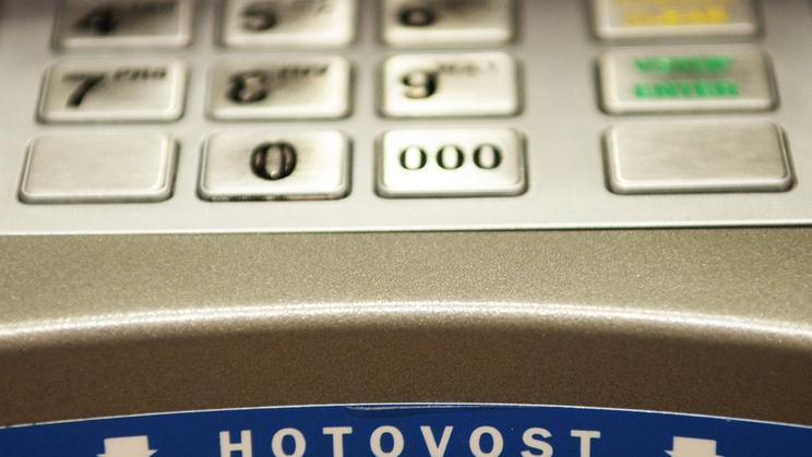 Bankomat, výběr hotovosti, ilustrační foto