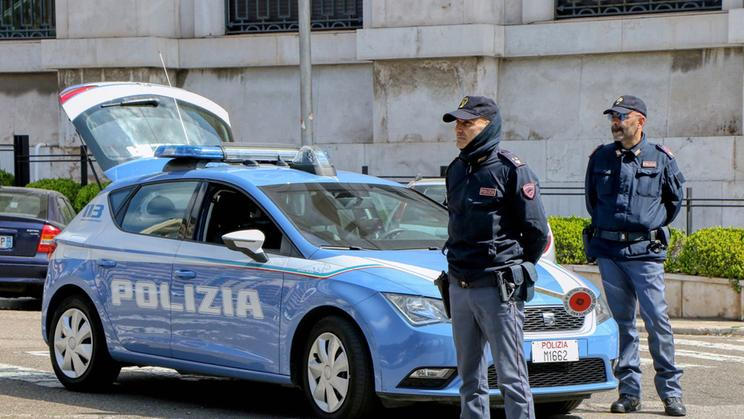 Policie, Itálie, Carabiniery, italská policie