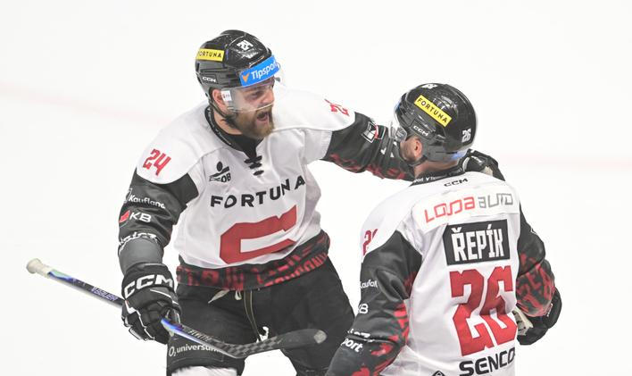 Aaron Irving, Michal Řepík