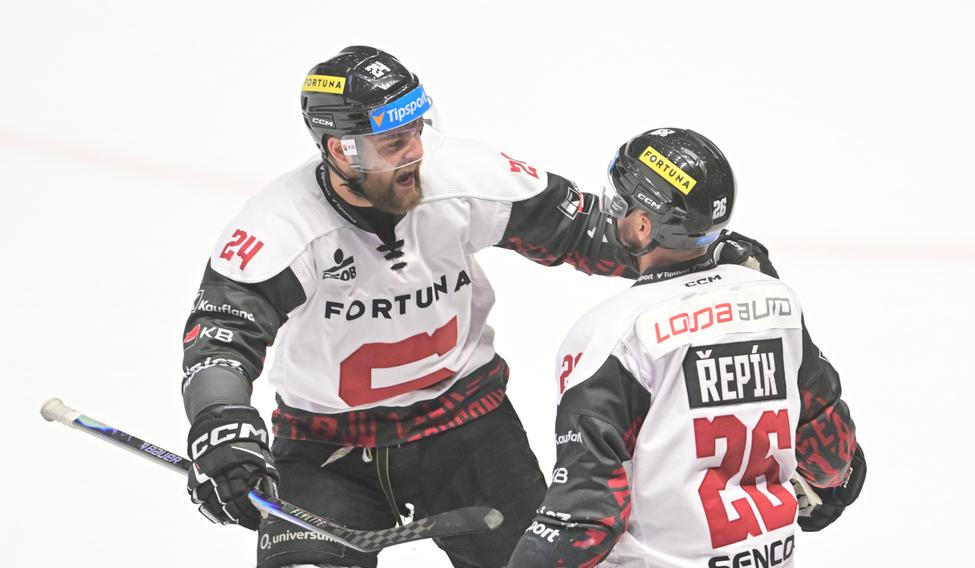 Aaron Irving, Michal Řepík