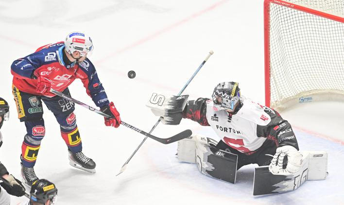 Miloš Kelemen, brankář Jakub Kovář