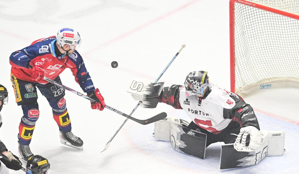 Miloš Kelemen, brankář Jakub Kovář