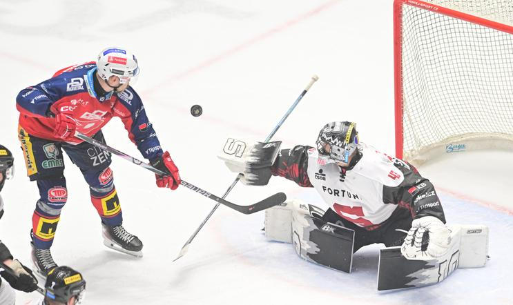 Miloš Kelemen, brankář Jakub Kovář