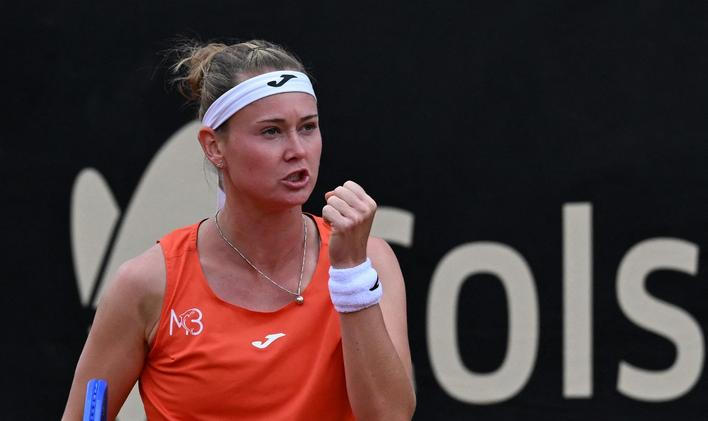 Marie Bouzková se raduje ve finále turnaje v Bogotě