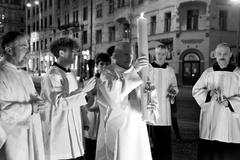 To je ta noc, o které bylo psáno: „Noc jako den se rozjasní“