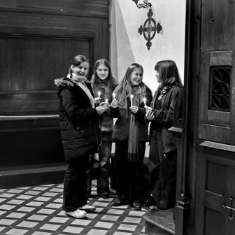 To je ta noc, o které bylo psáno: „Noc jako den se rozjasní“