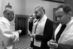 To je ta noc, o které bylo psáno: „Noc jako den se rozjasní“