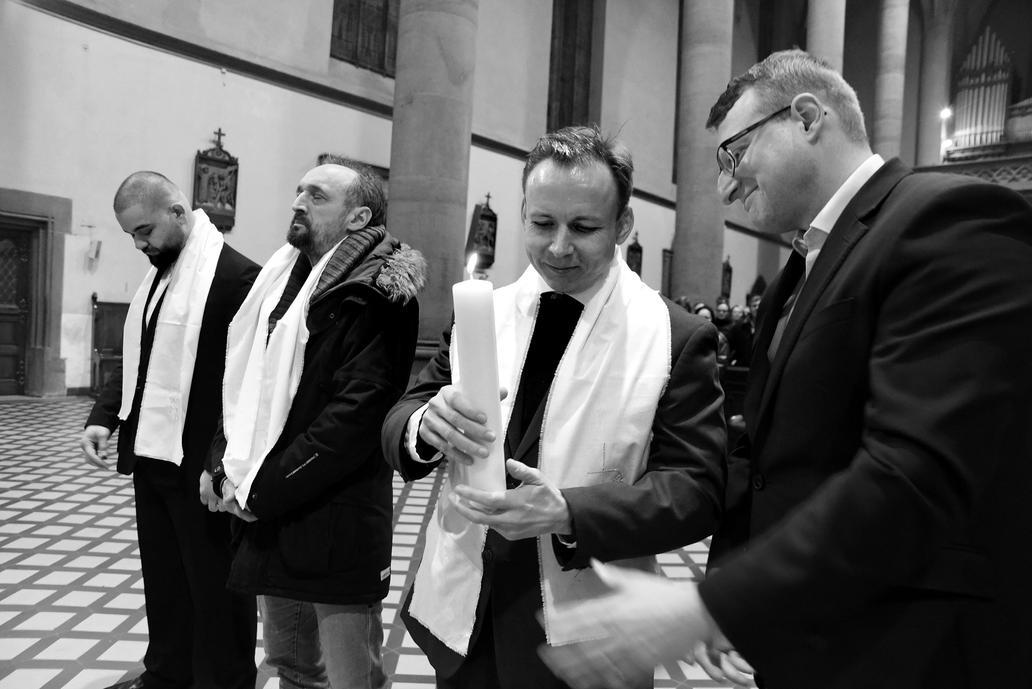 To je ta noc, o které bylo psáno: „Noc jako den se rozjasní“