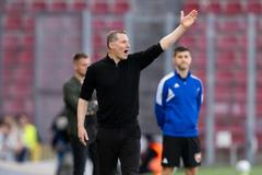 Brian Priske, trenér, gesto