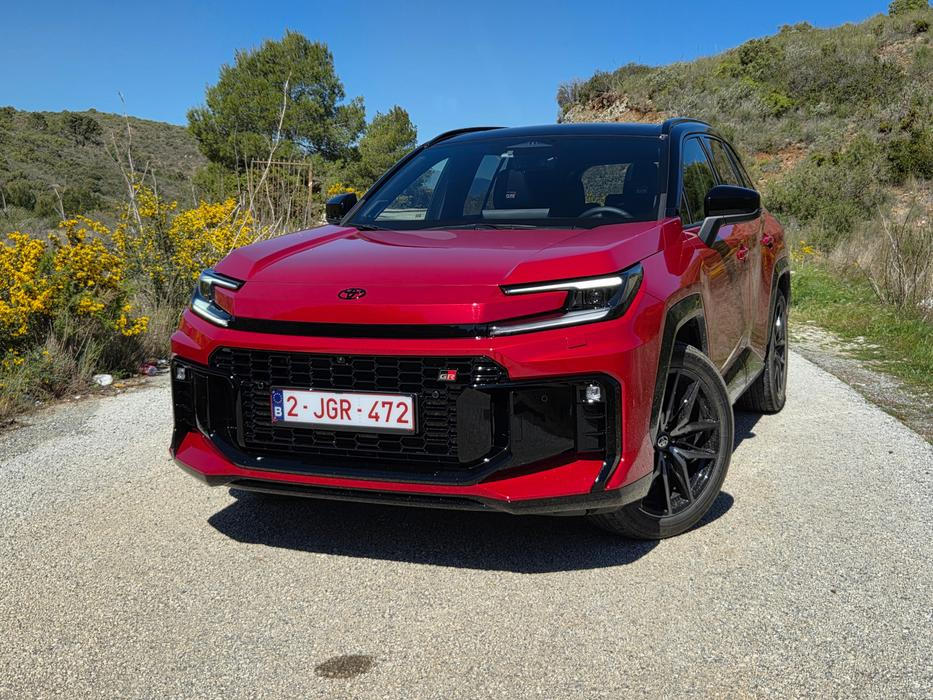 Toyota uvádí šestou generaci SUV RAV4, která navazuje na prodejně veleúspěšného předchůdce.