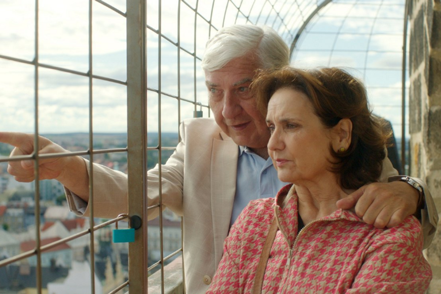 Leporelo bezzubých vtipů. Hašteřivá komedie Někdo to rád v Plzni je novodobý Kameňák