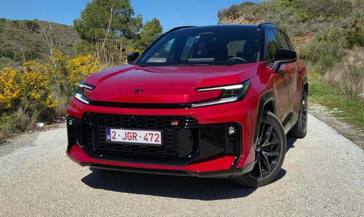 Toyota RAV4 přijíždí na trh v šesté generaci jako hybrid a plug-in hybrid.