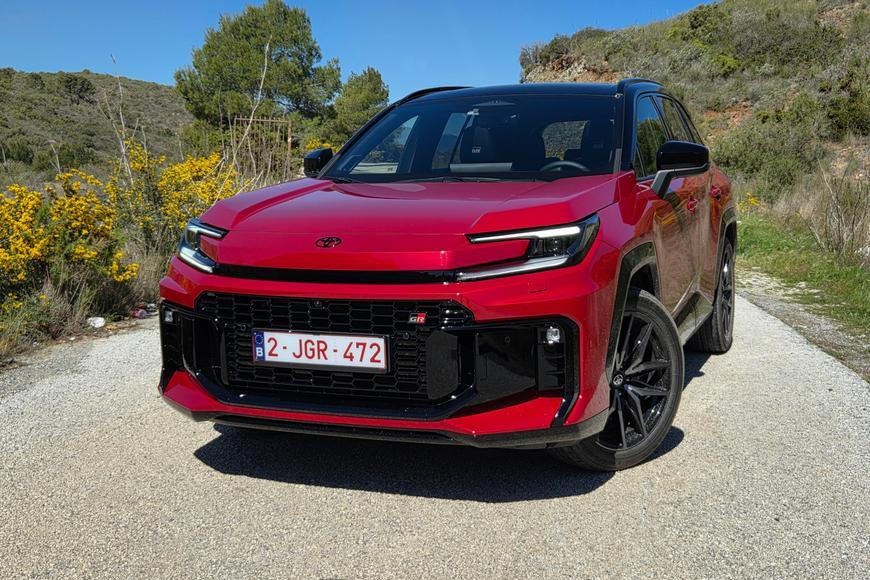 Proč je toto auto miláček Čechů i světa? Nová Toyota RAV4 má nečekaně dlouhou záruku