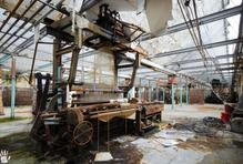 Stroje se zastavily, lidé odešli. Kdysi tu ale utkali největší koberec světa