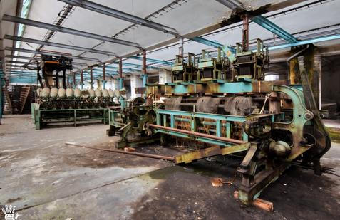 Stroje se zastavily, lidé odešli. Kdysi tu ale utkali největší koberec světa