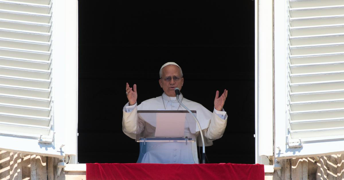 Papež Lev XIV. na závěr velikonočních oslav kritizoval krveprolití ve válkách