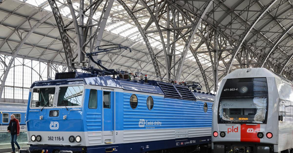 Poškozené vedení zastavilo vlaky mezi Radotínem a hlavním nádražím v Praze
