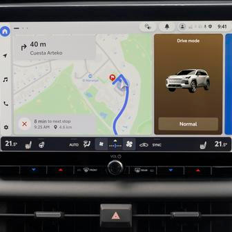 RAV4 je první Toyota s novým softwarem multimediálního systému, který reaguje rychleji a má i větší paměť.